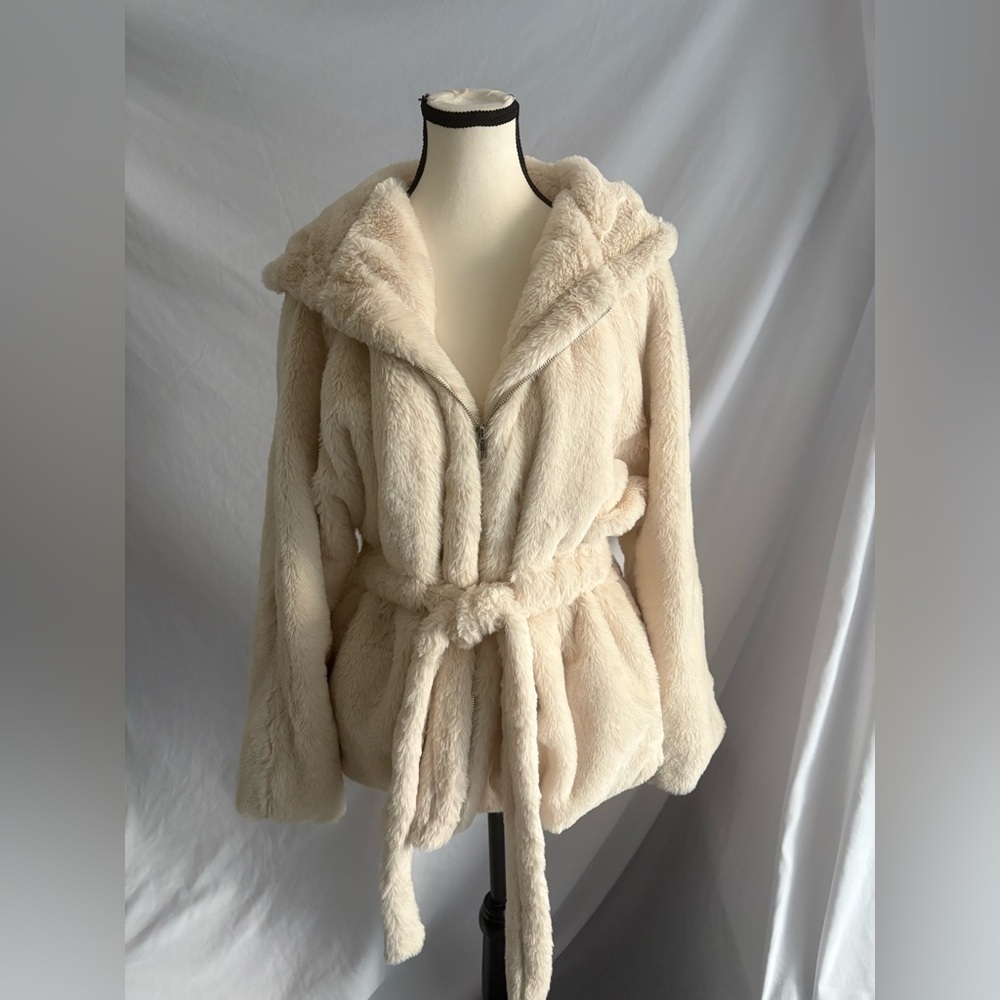 Moon River x Anthropologie Faux Fur Hooded Coat | Cream | Size M | NWT - Picture 3 of 5